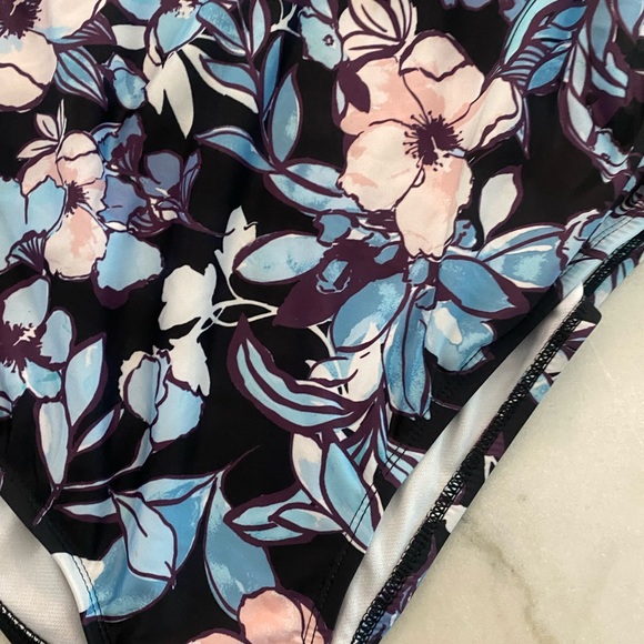 Beach scene womens plus size floral swimsuit XL - Picture 2 of 9